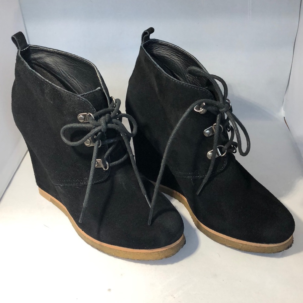 | Steve Madden | Black Tanngoo Wedge Boots/Booties